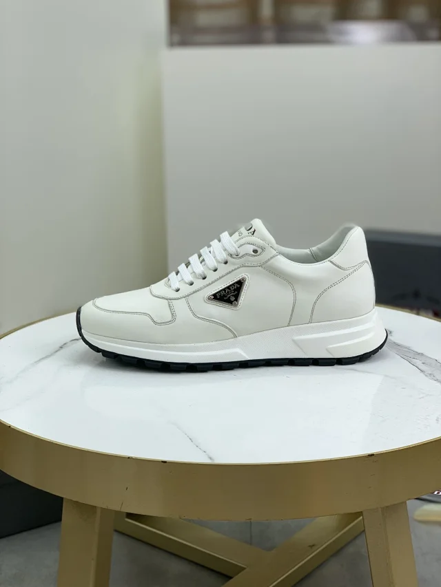 Prada Sneakers Low-Top Lace-Up with Triangle Logo Plaque product detail image 4