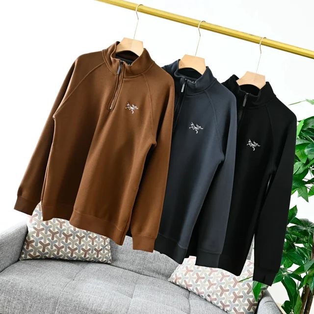 Arc'teryx Hoodies & Sweatshirts Stand-Collar Quarter-Zip Sweatshirt product detail image 3