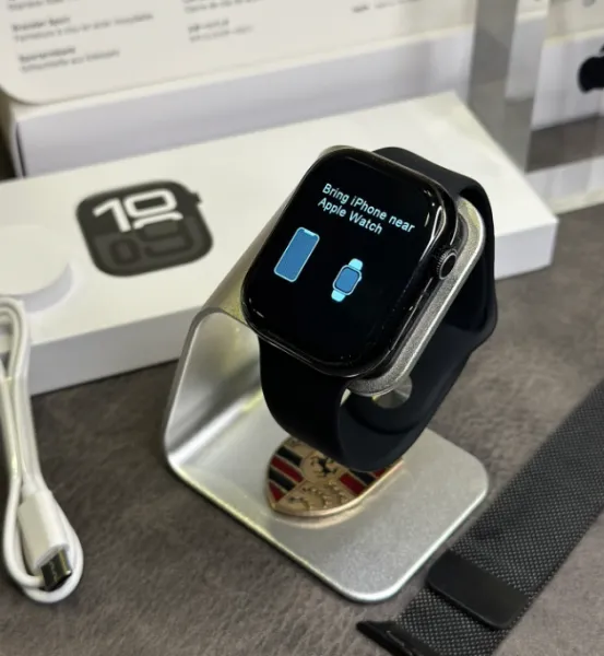Apple Watch SE Smartwatch in Black, Starlight, Pink, and Silver - 4