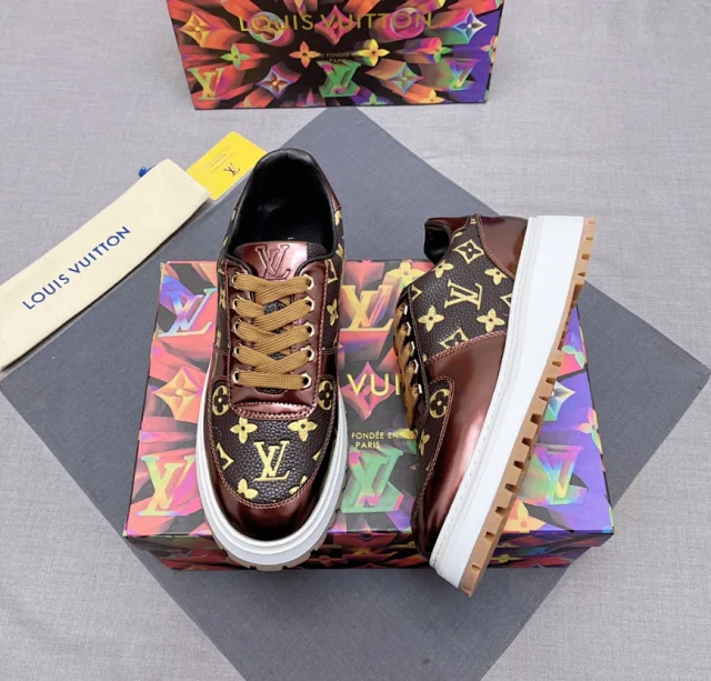 Louis Vuitton Sneakers Low-Top Monogram Lug-Sole product detail image 1