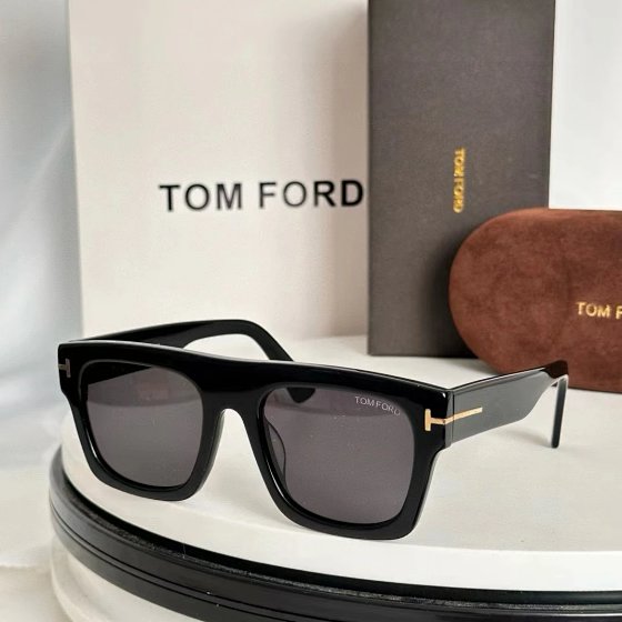 Fashionable New Glasses - KR