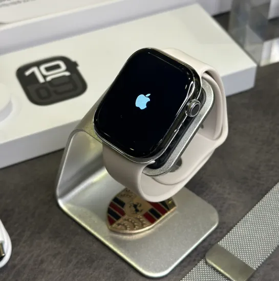 Apple Watch SE Smartwatch in Black, Starlight, Pink, and Silver - 8