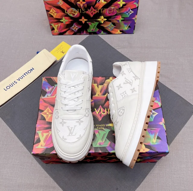 Louis Vuitton Sneakers Low-Top Monogram Lug-Sole product detail image 4