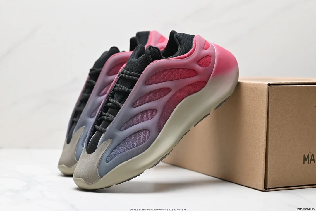 Adidas Yeezy 700