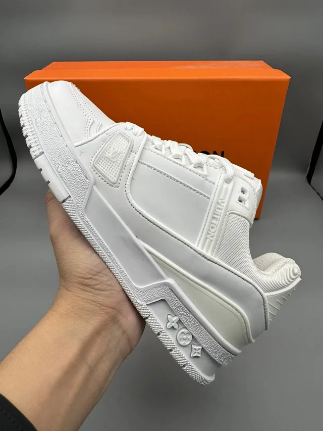 Louis Vuitton Sneakers Low-top monogram product detail image 11