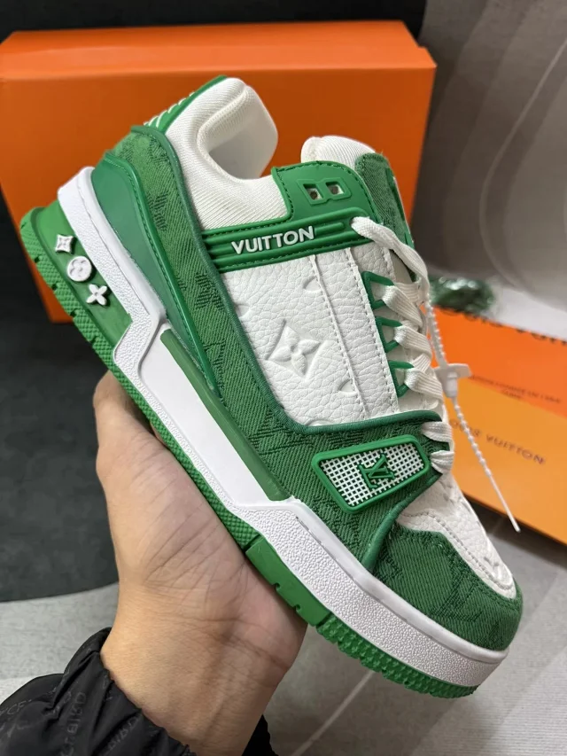 Louis Vuitton Sneakers Low-top monogram product detail image 13