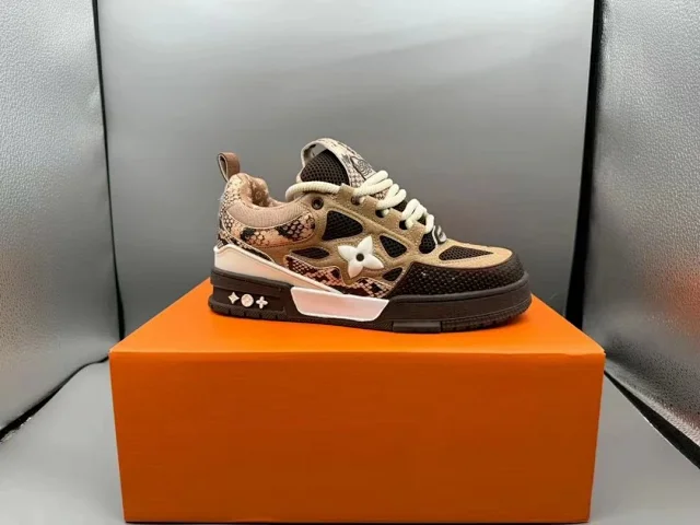 Louis Vuitton Sneakers Low-top monogram product detail image 21