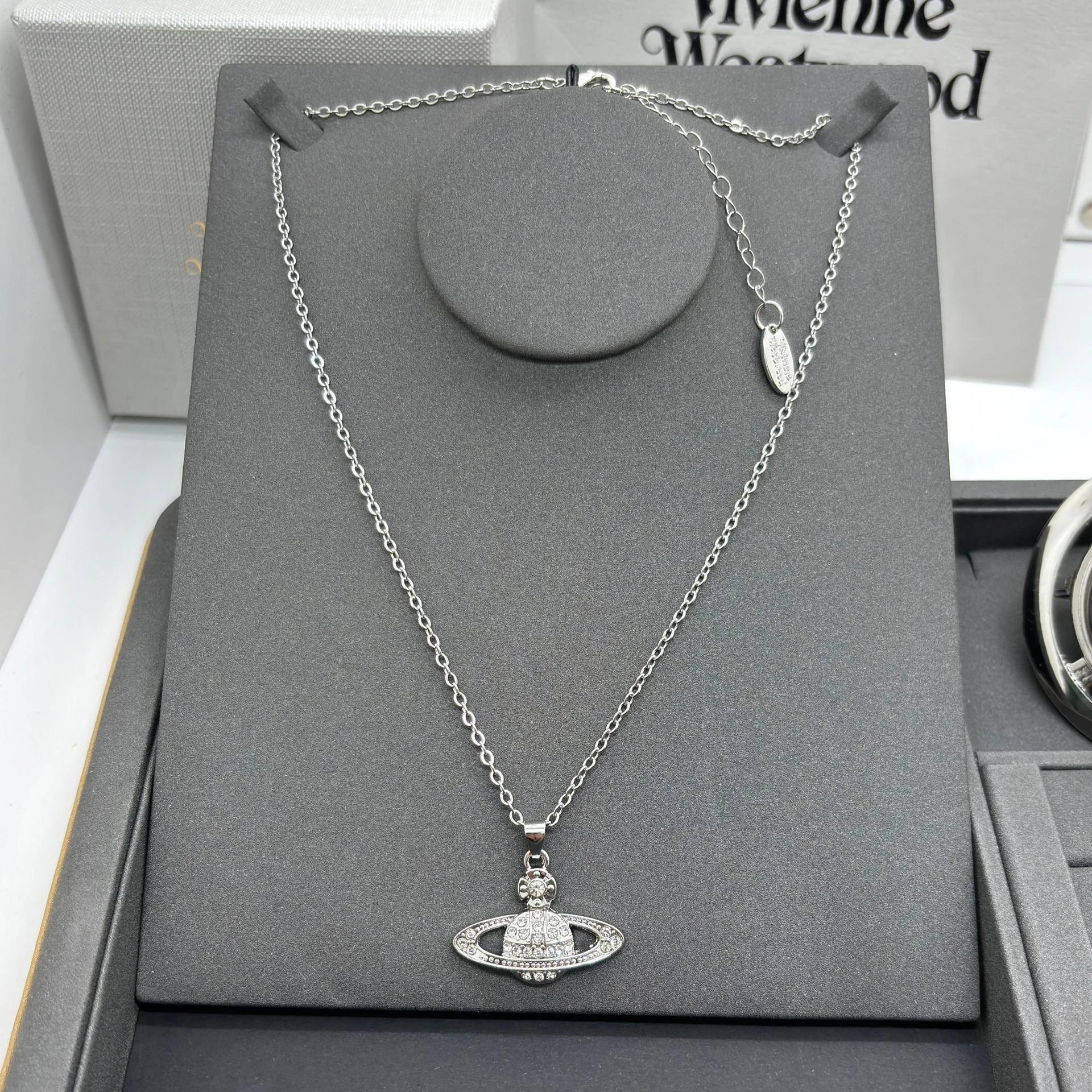[top version] [queen mother of the west] lead free saturn pearl necklace women’s style pin stereo planet necklace sweater chain clavicle chain