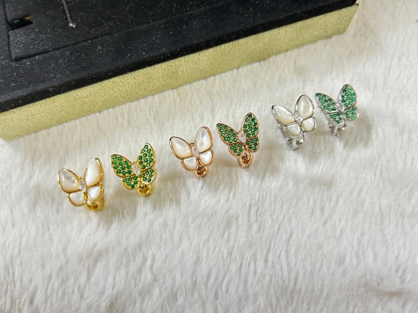 Butterfly Design Earrings [3 s