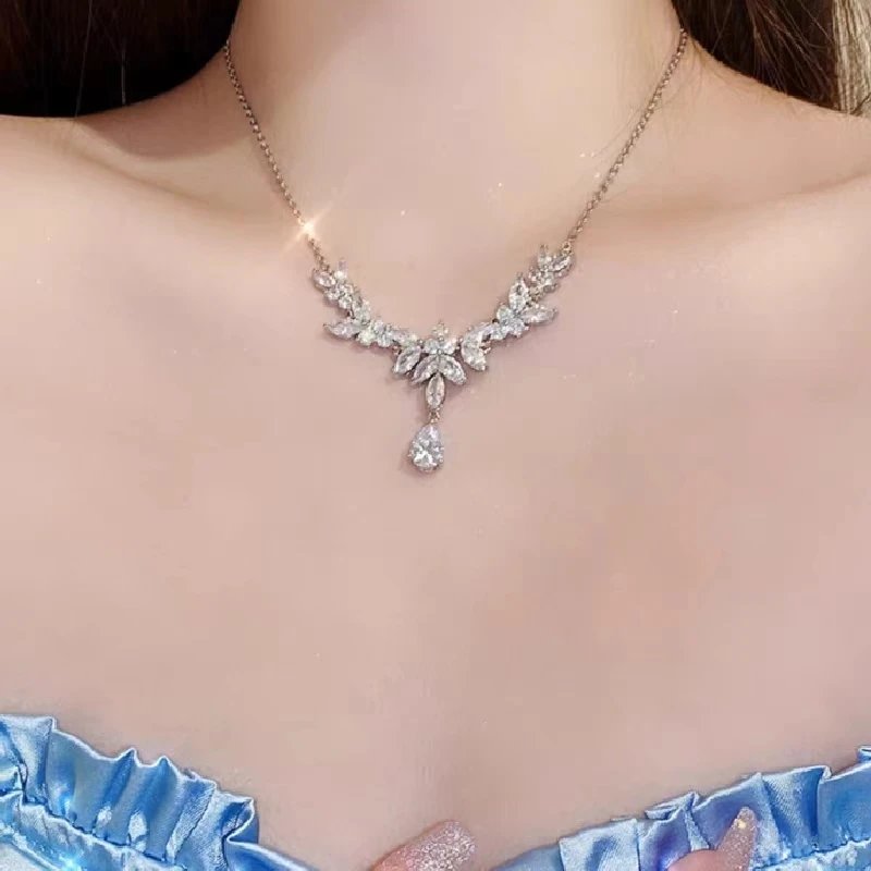 Elegant Floral Drop Necklace [