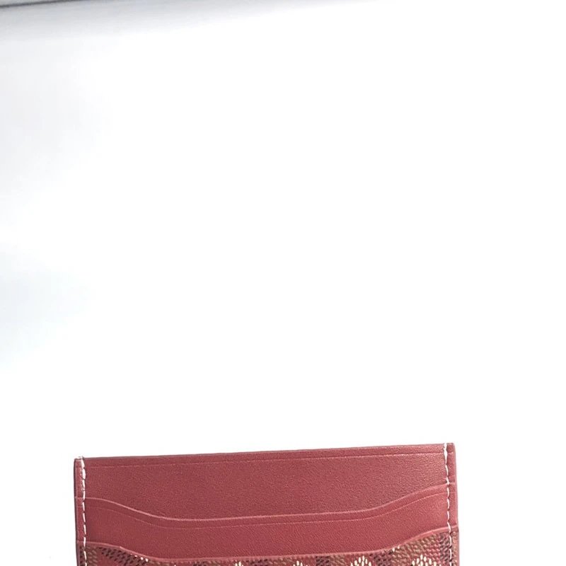 酒红色