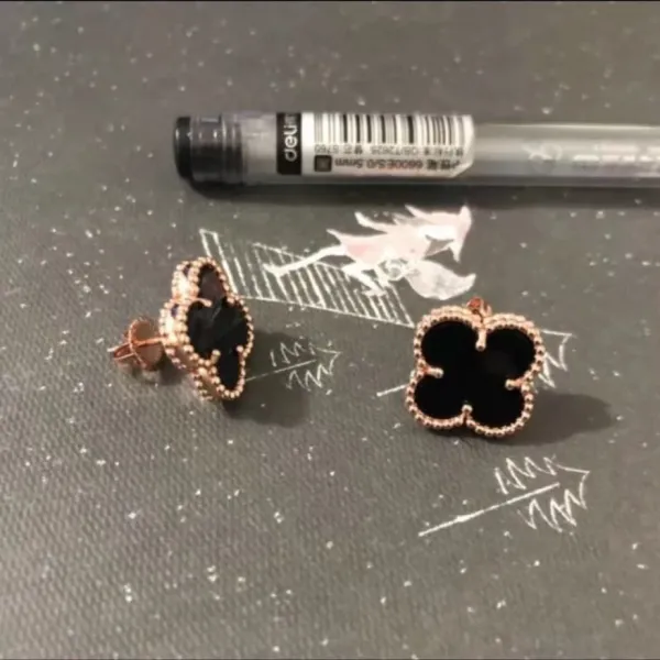 Van Cleef & Arpels Alhambra Black Onyx Rose Gold Earrings Jewelry - 1