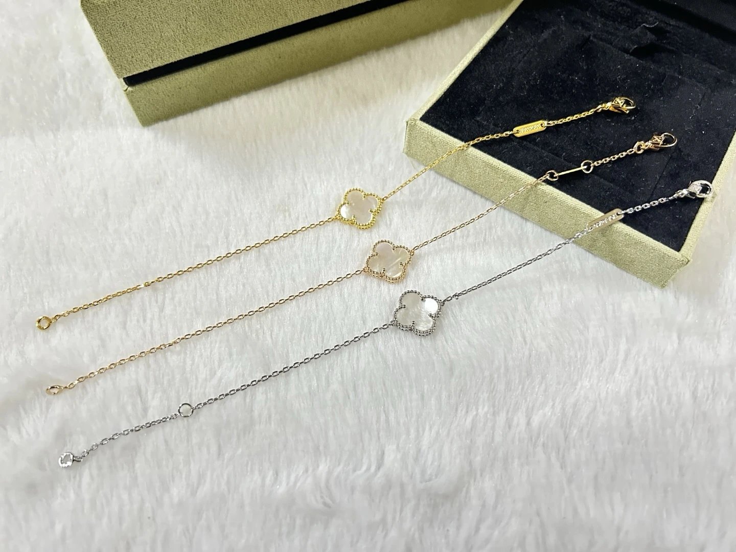 Van Cleef & Arpels Alhambra Ne