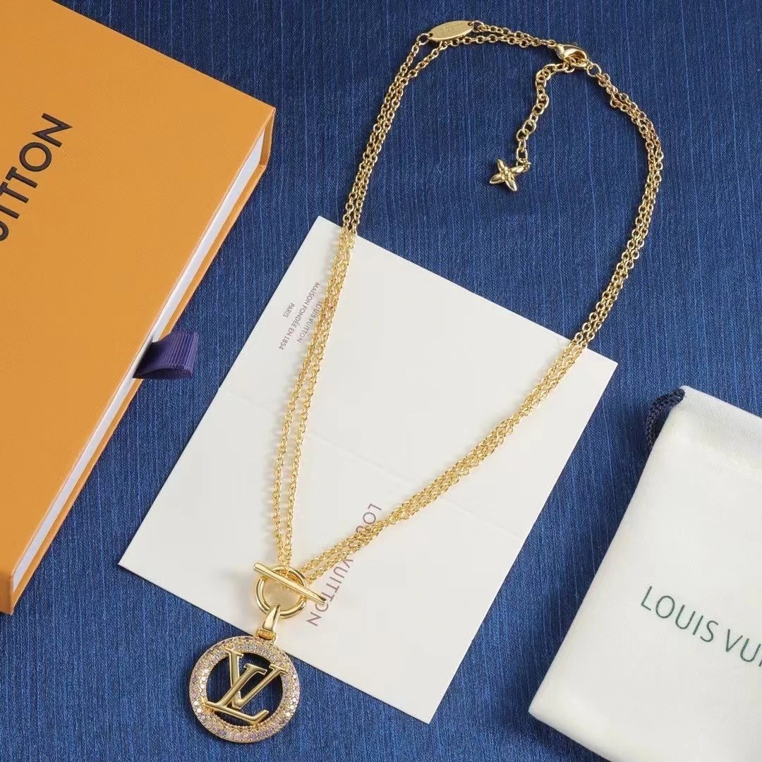 Louis Vuitton LV Circle Pendan
