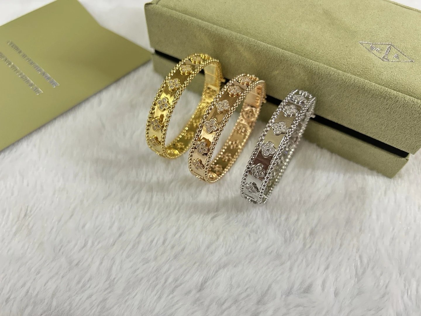 Van Cleef & Arpels Alhambra Ba