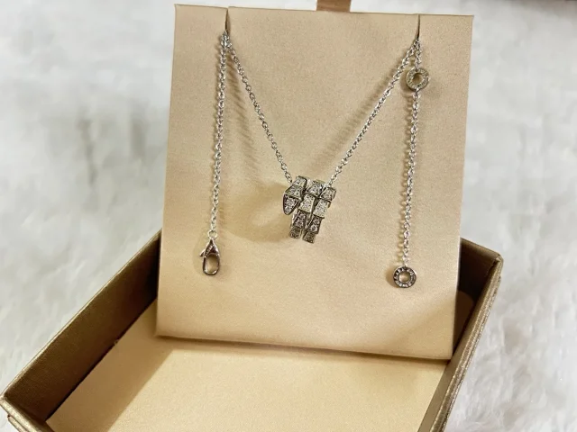 Bulgari Jewelry crystal snake pendant necklace product detail image 6