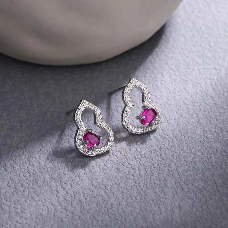 Elegant Heart-Frame Ruby & Dia