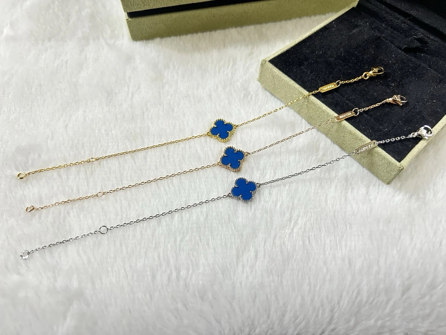 Van Cleef & Arpels Alhambra Ne