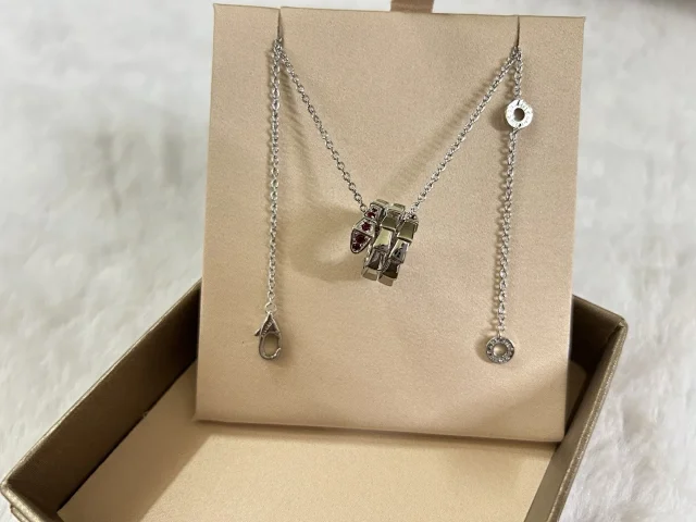 Bulgari Jewelry crystal snake pendant necklace product detail image 10