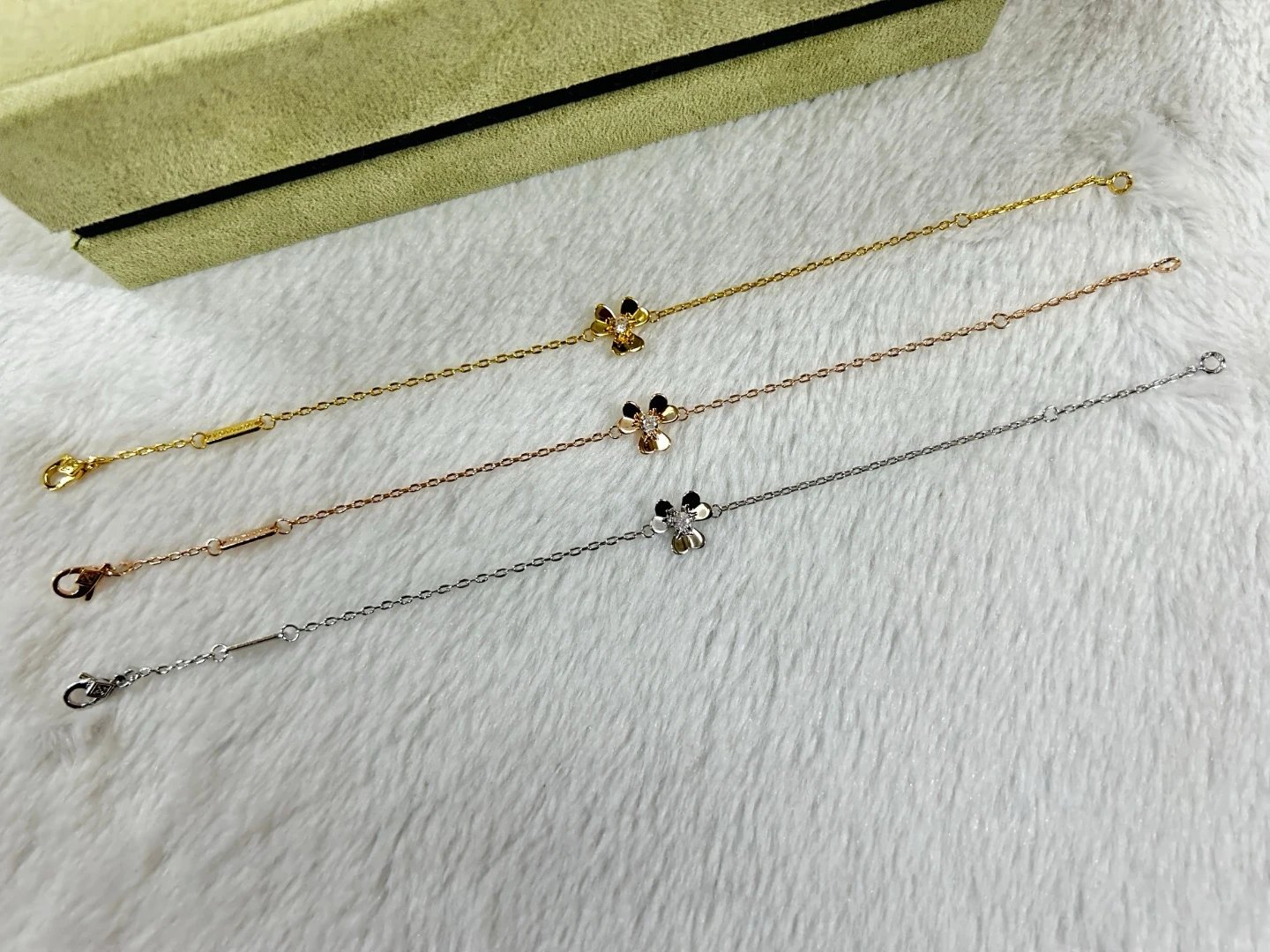 Floral Charm Bracelets [6 styl