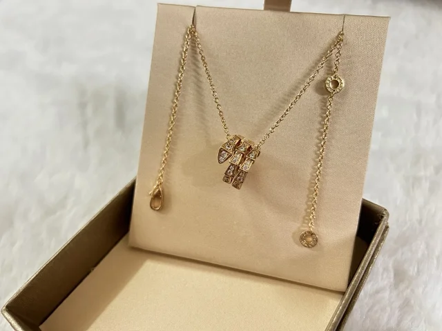 Bulgari Jewelry crystal snake pendant necklace product detail image 5