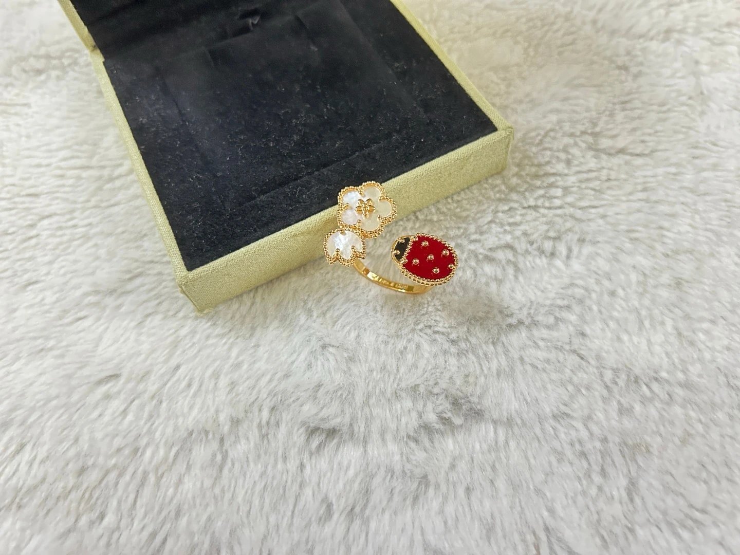Ladybug & Flower Design Ring [