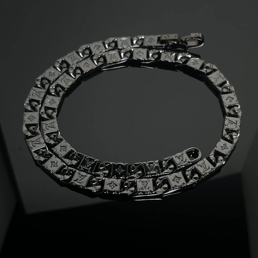 Louis Vuitton Monogram Chain N