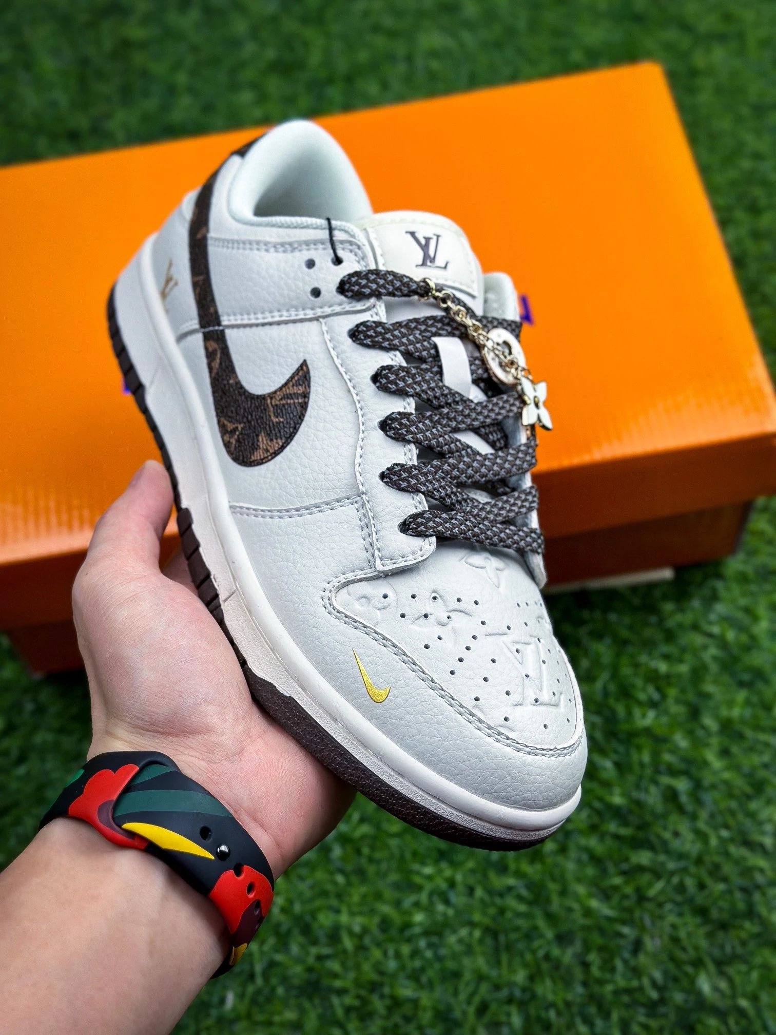 Louis Vuitton x Nike Dunk Low 