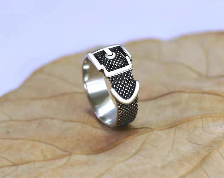 Buckle Mesh Ring