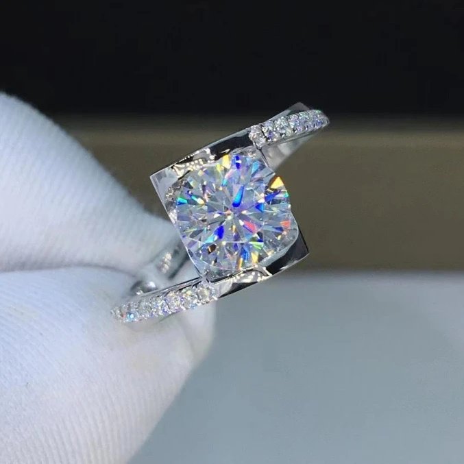 Elegant Solitaire Diamond Ring