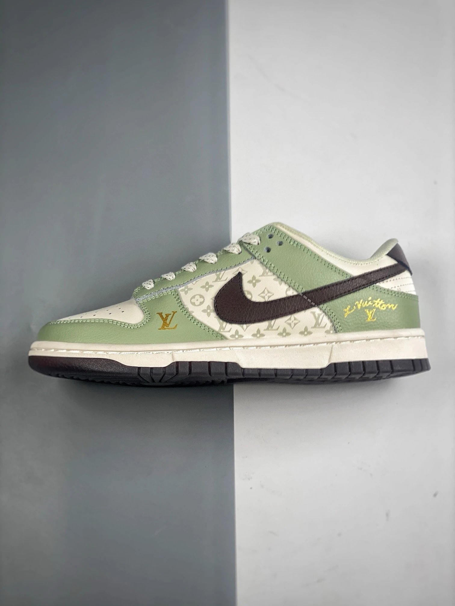 Louis Vuitton x Nike Dunk Low 