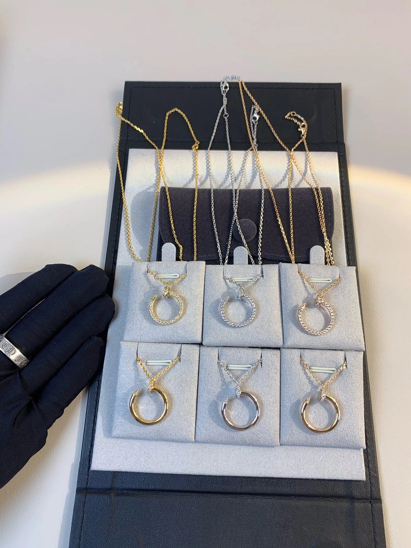 Elegant Circle Pendant Necklac