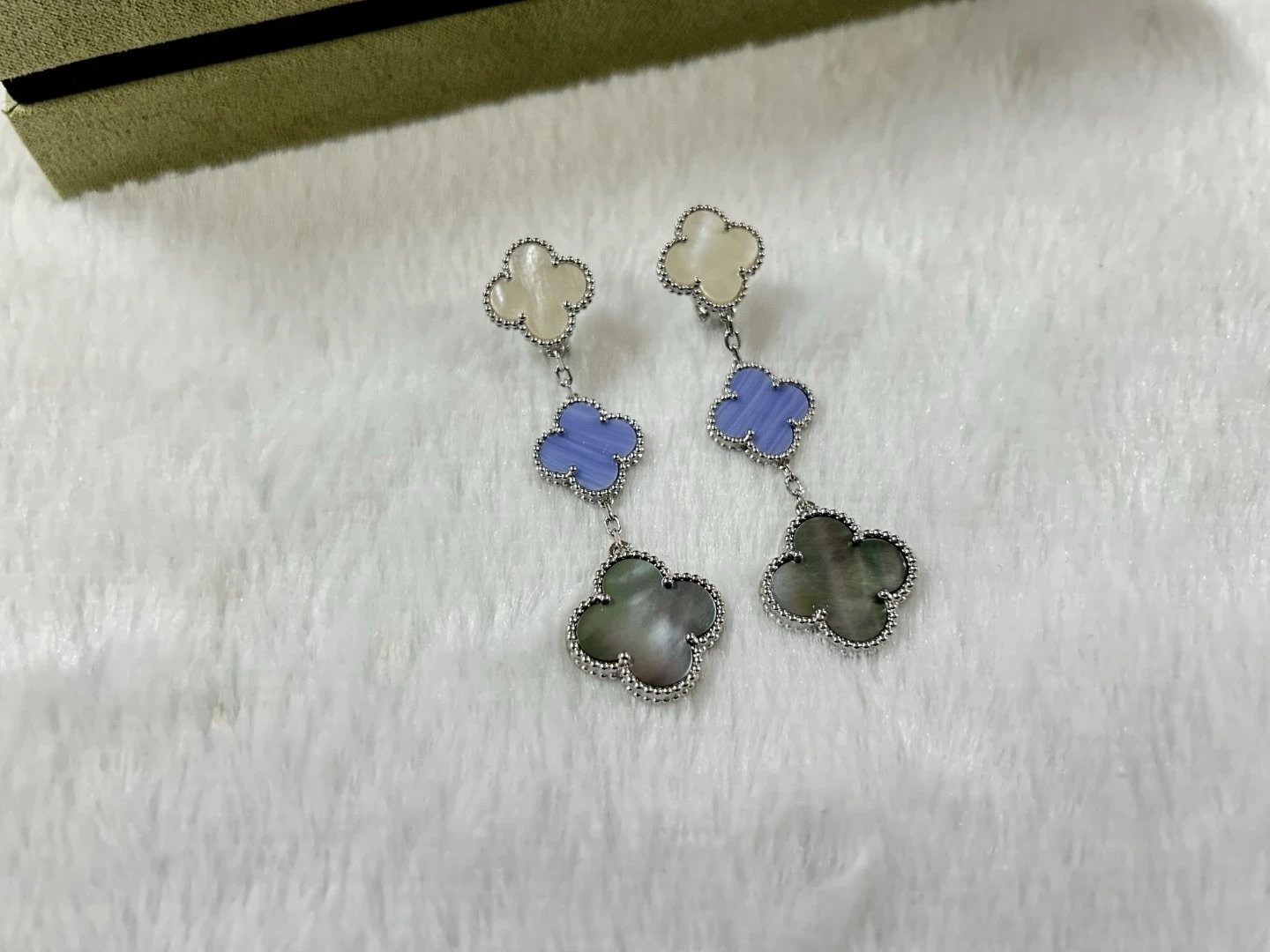 Van Cleef & Arpels Alhambra Ea