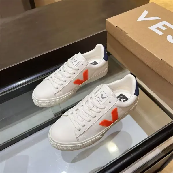Veja Campo Leather Black and White Sneakers - 4