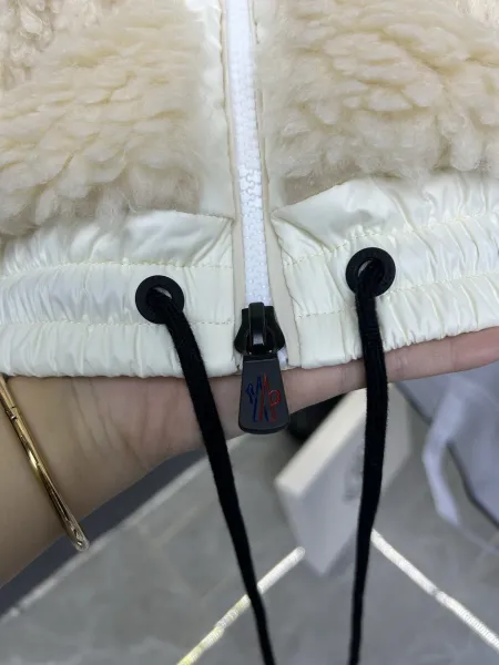 Moncler Genius Sherpa Fleece Vest Beige Outerwear - 14