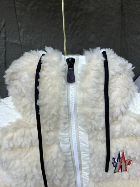 Moncler Genius Sherpa Fleece Vest Beige Outerwear - 10