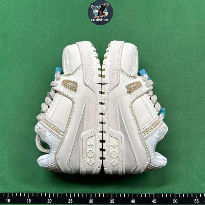 L**s V*tt*n Trainer - 136716