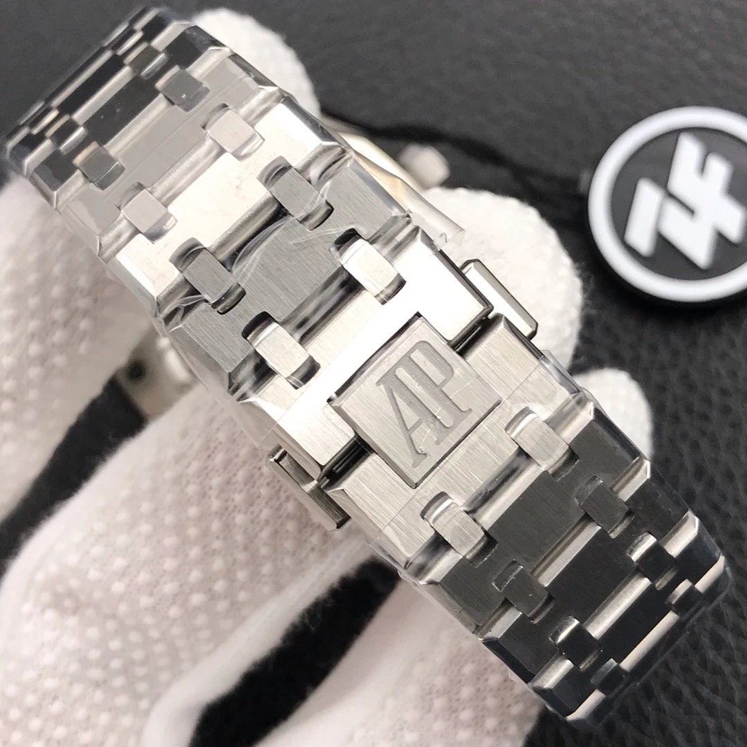 Audemars Piguet Watches Octagonal-bezel with textured dials image 7