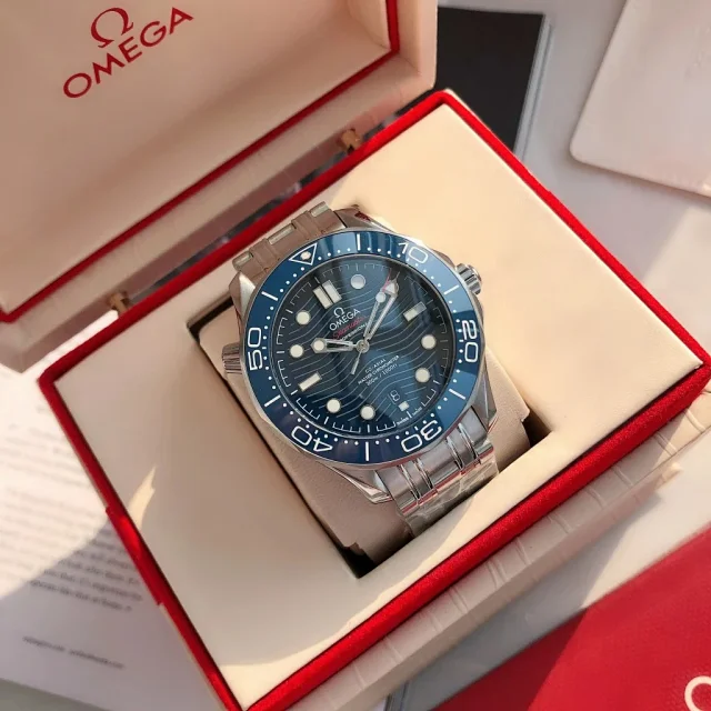 Omega Watches Seamaster Diver 300M product detail image 2
