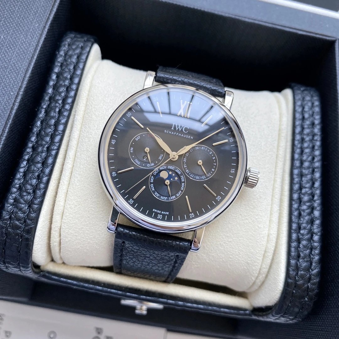 IWC Watches Leather-Strap Analog — 06