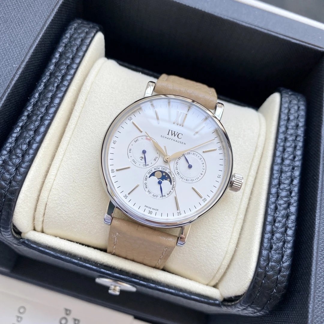 IWC Watches Leather-Strap Analog — 03