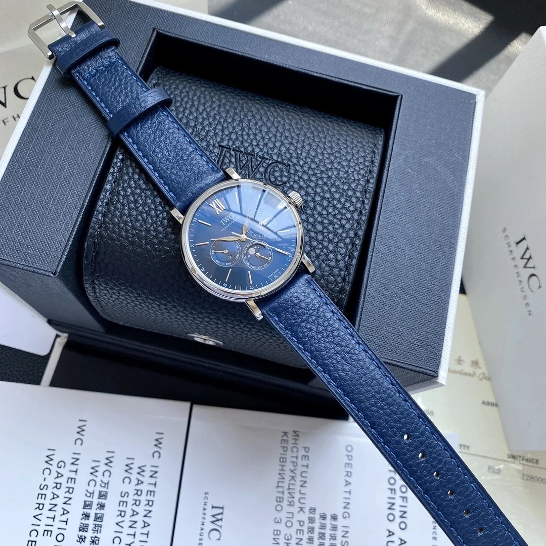IWC Watches Leather-Strap Analog image 5