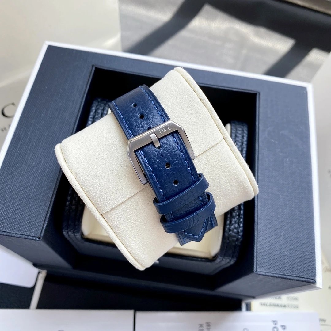 IWC Watches Leather-Strap Analog image 8