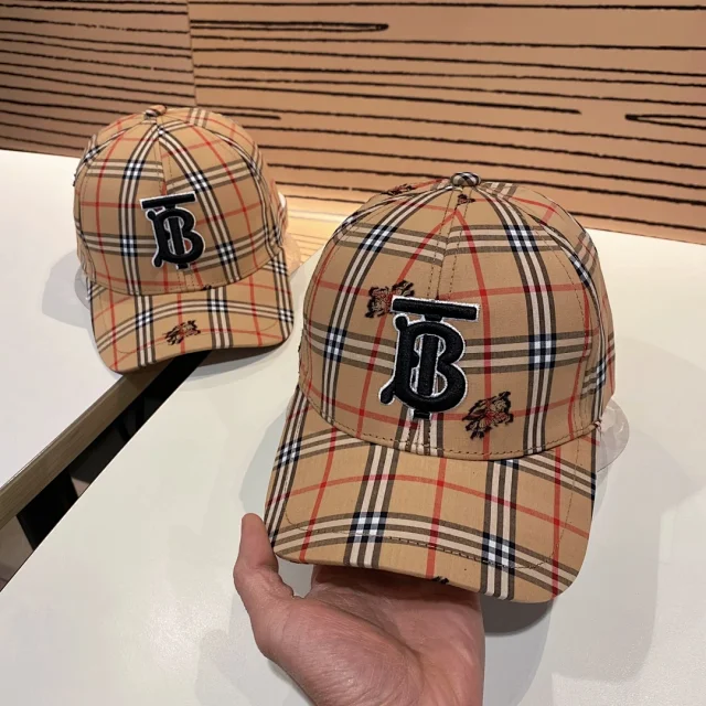 Fendi Hats Logo Baseball Cap with Contrast Whipstitch Brim product detail image 11