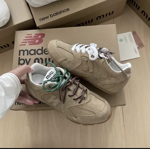 New Balance x MMY 990v3 Beige Sneakers - 8