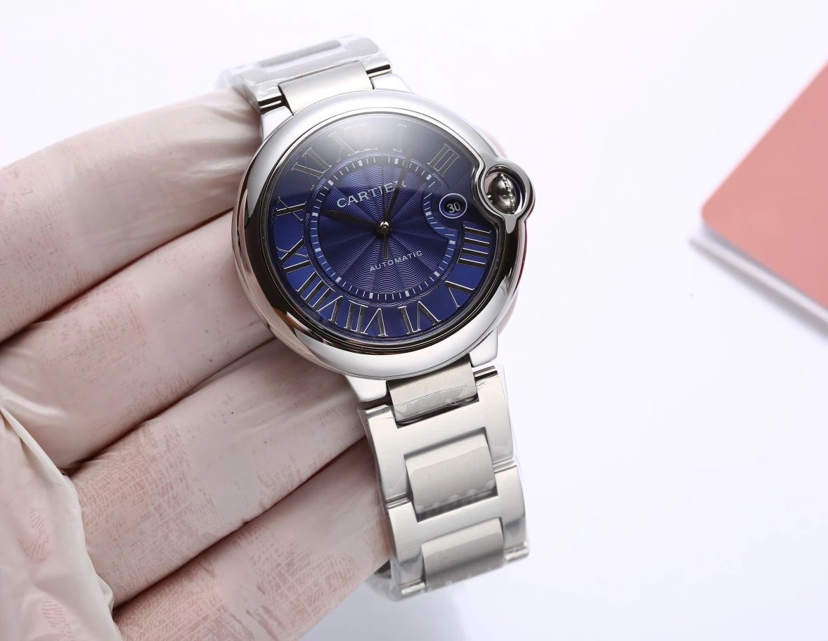 Cartier Watches Roman numeral dial wristwatch — 33