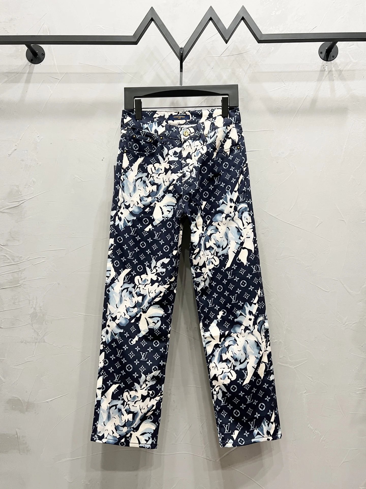 Louis Vuitton Jeans Monogram Denim — 19