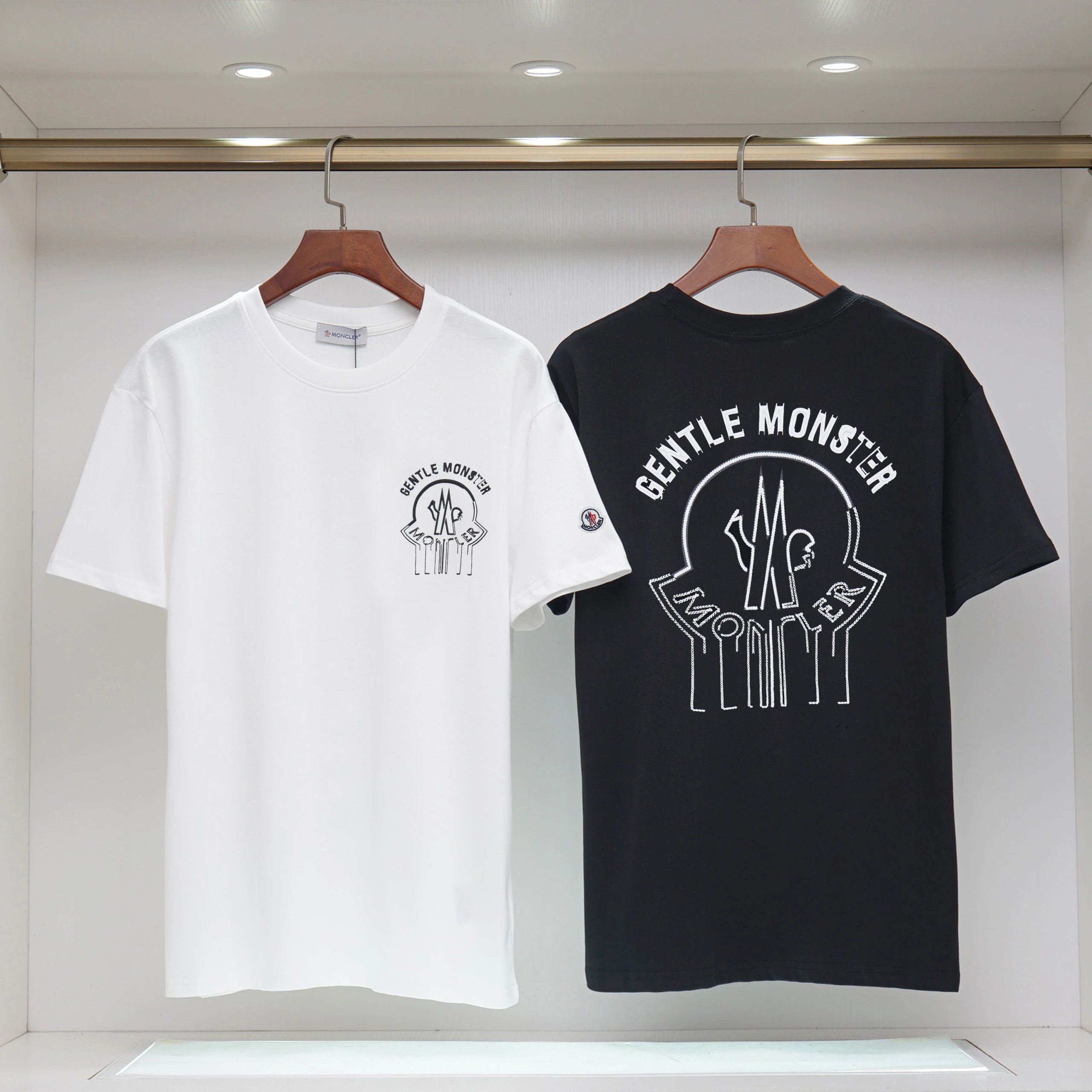 Moncler T-Shirts 1952 Logo Print — 15