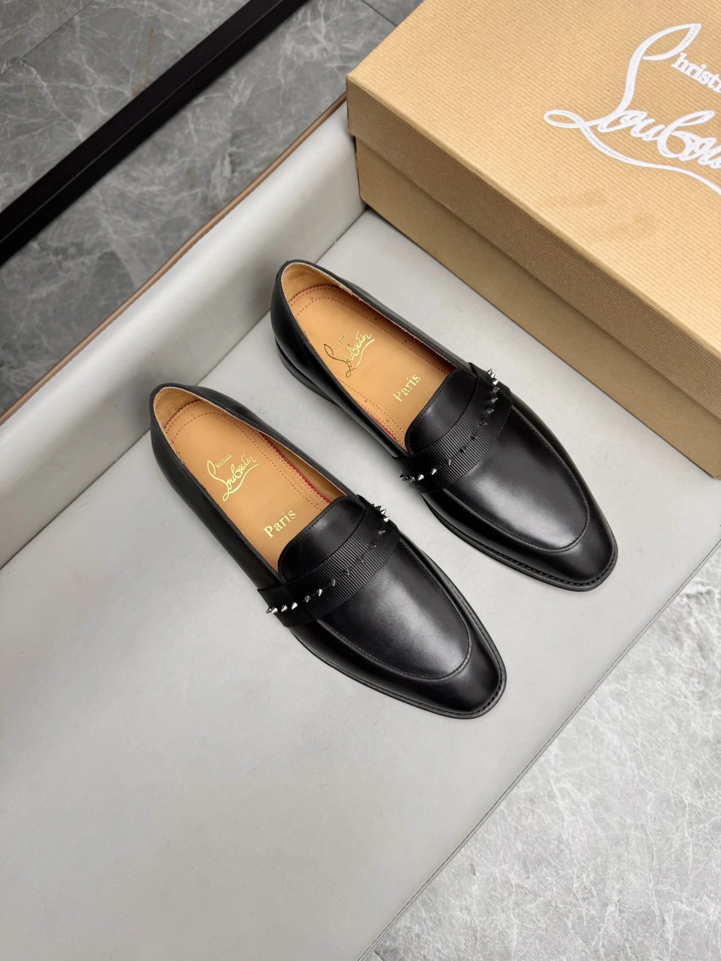 Christian Louboutin Leather Shoes C11 Square-Toe Dress — 31