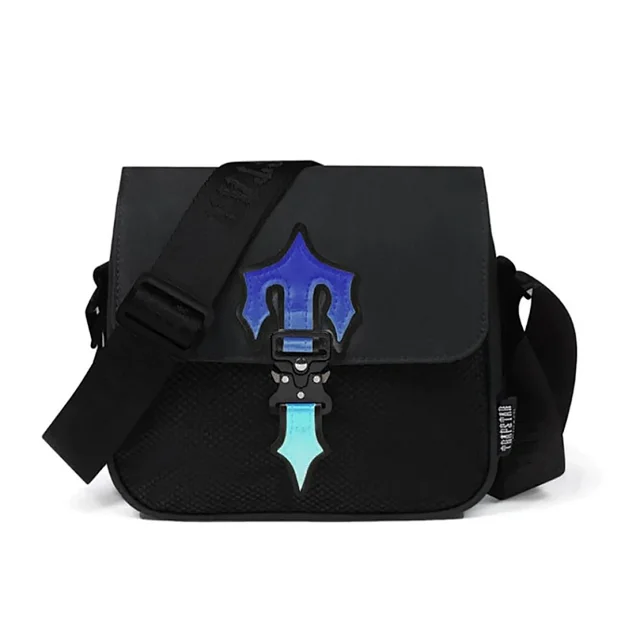 Trapstar Crossbody Bags Flap Bag with Emblem Buckle product detail image 9